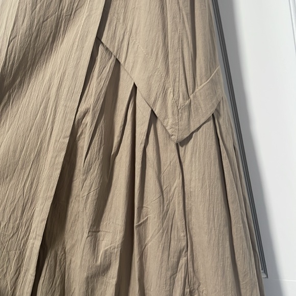 Button down, Long dress, side pockets. Sleeveless. Wear open with leggings too. - Picture 3 of 5